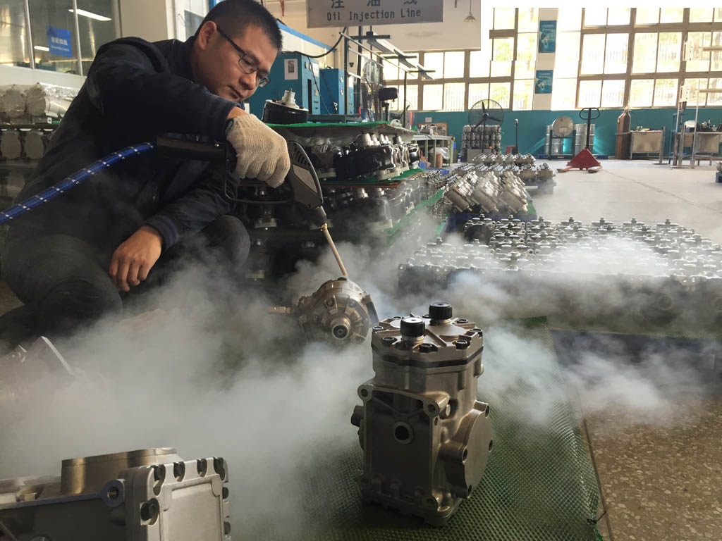 高壓清洗機鑄件清砂